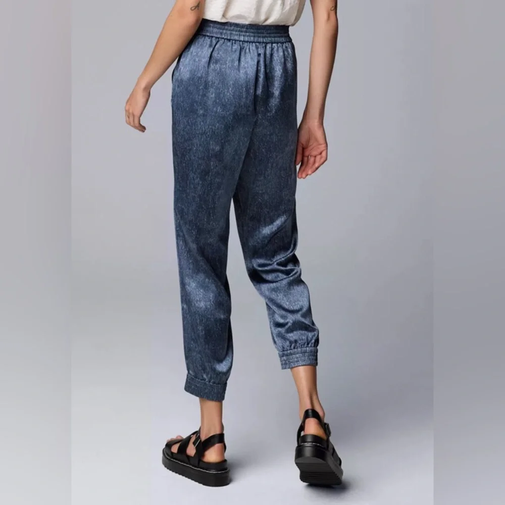 NEW‎ Simply Vera Vera Wang Effortless Denim Wash Jogger Pants